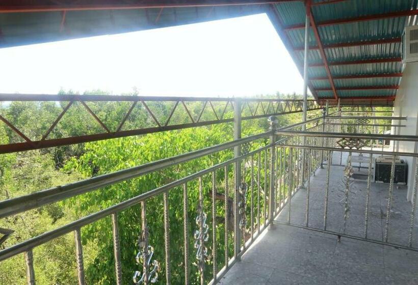 Hotel Seashore Garden Resort