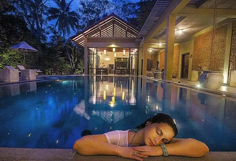 Отель Arika Villa