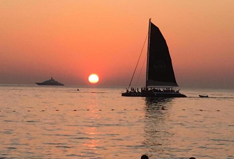 Отель Baan Andaman Sea Surf