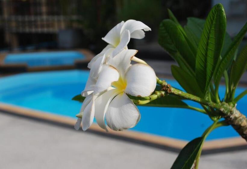 Отель Baan Andaman Sea Surf