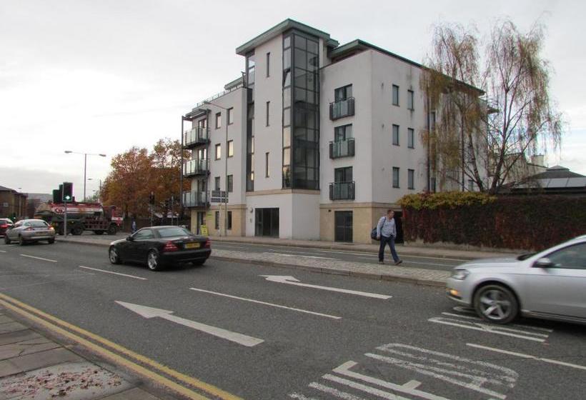 ホテル Cheltenham Luxury Apartments