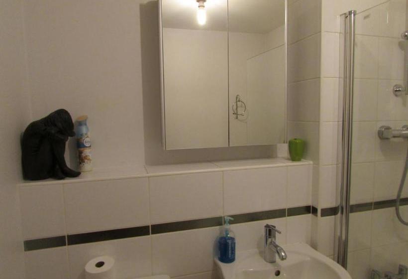 ホテル Cheltenham Luxury Apartments