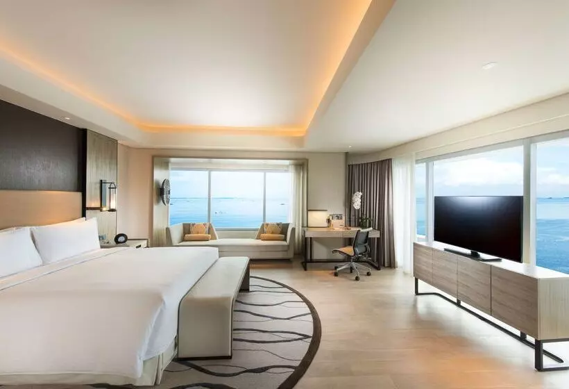 فندق Conrad Manila