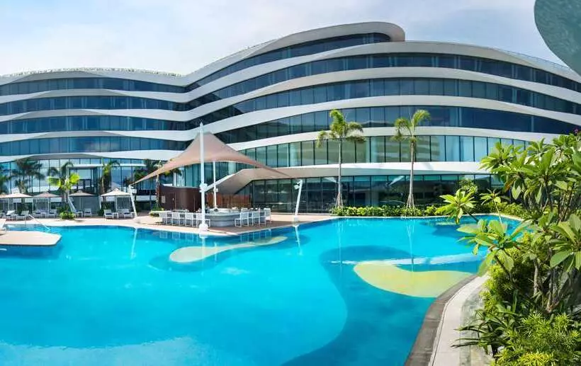 فندق Conrad Manila