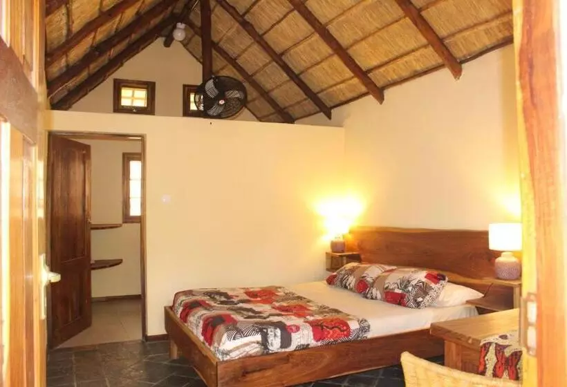 هتل Devocean Eco Adventure Lodge