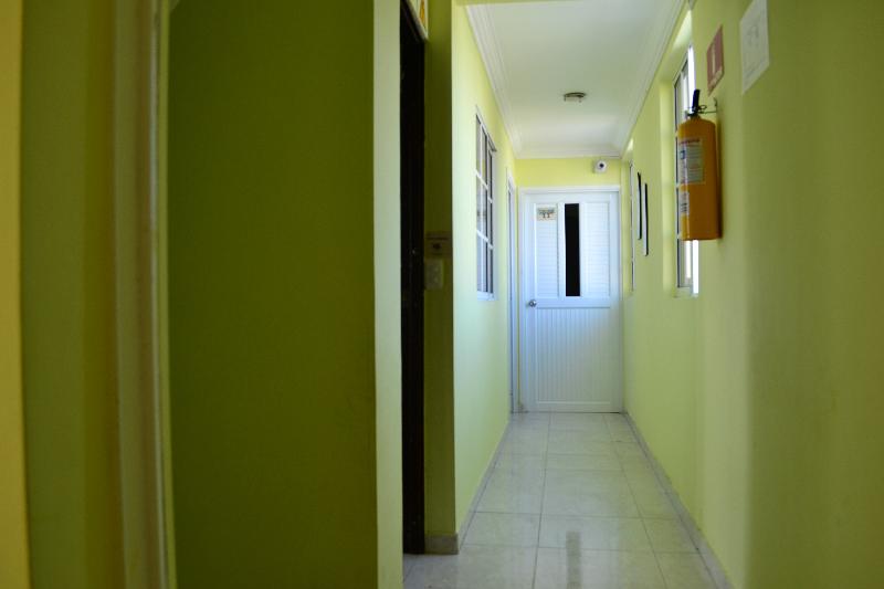 هتل Hostel Stingray