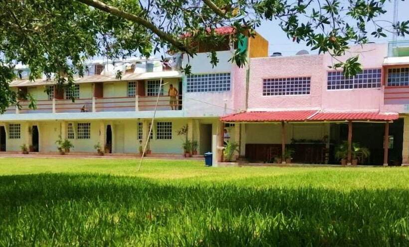 فندق Laguna Encantada