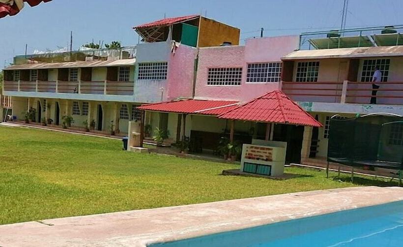 فندق Laguna Encantada