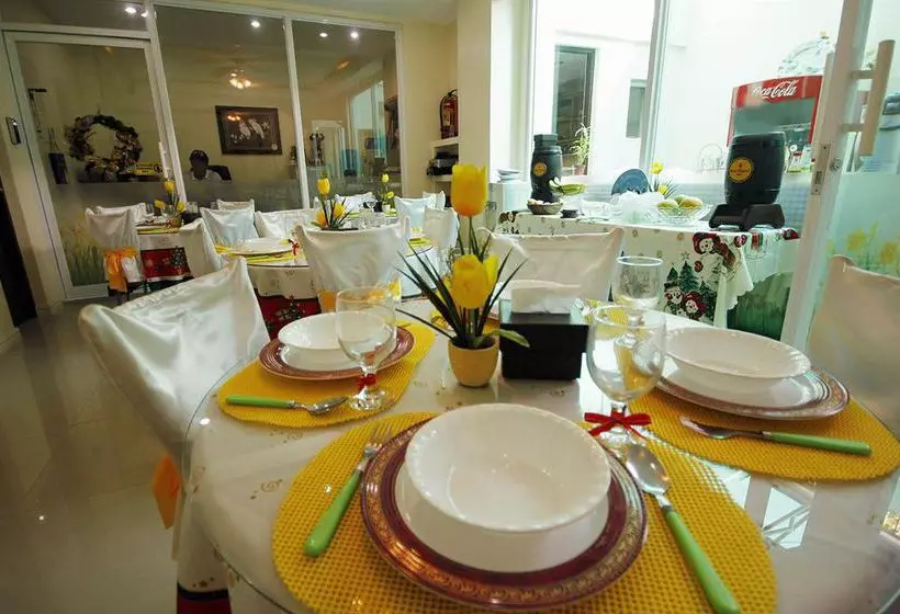 Отель Piazza Luna Tower