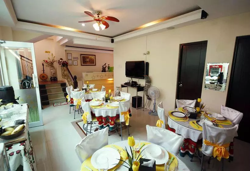 Отель Piazza Luna Tower