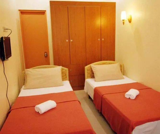 Отель Piazza Luna Tower