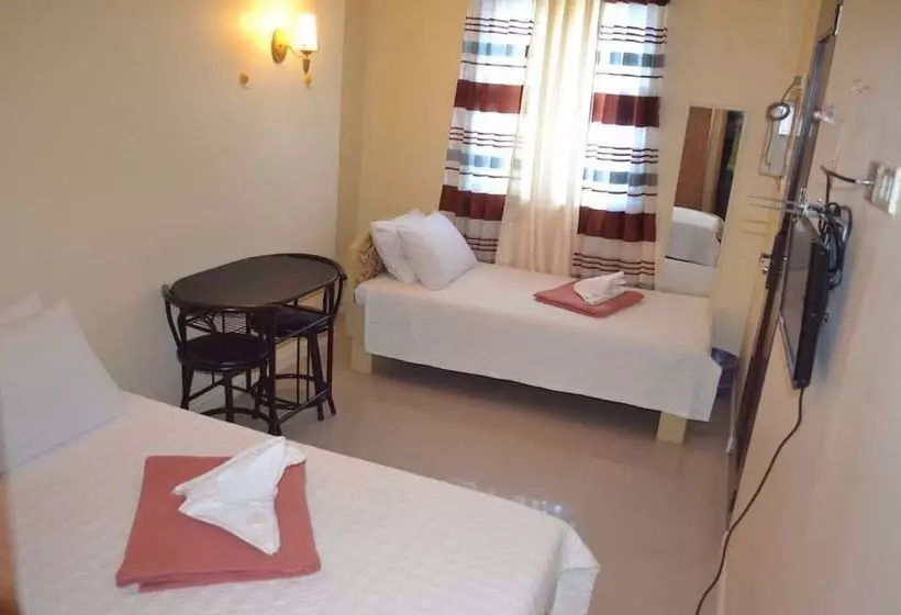 Отель Piazza Luna Tower