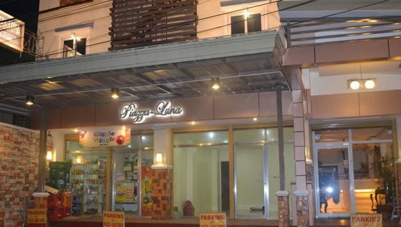 ホテル Piazza Luna Tower