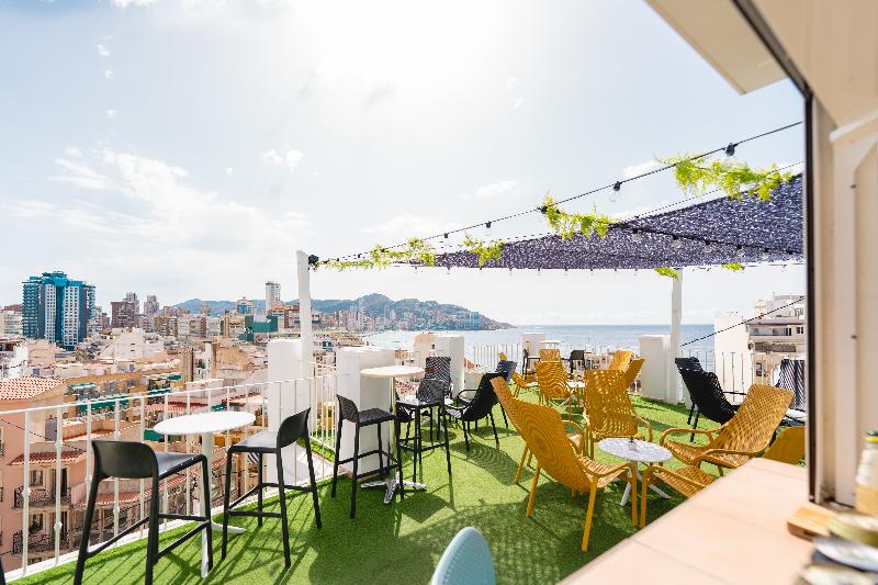 בית מלון כפרי Queens   Adults Only