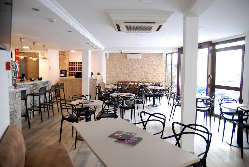 בית מלון כפרי Queens   Adults Only