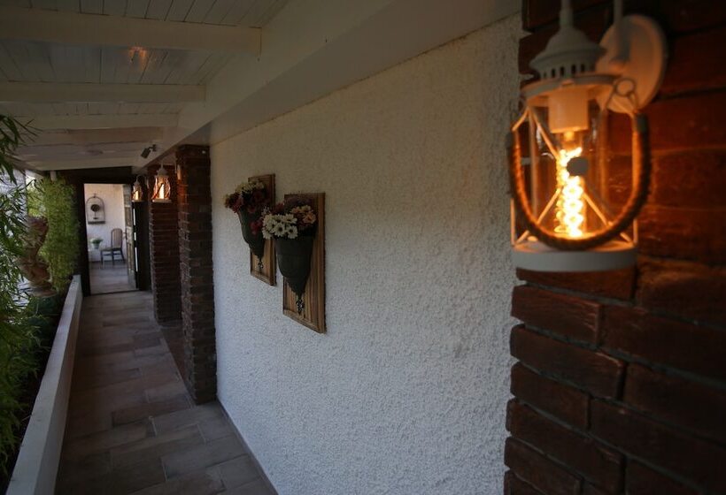 בית מלון כפרי S3 Orange Exclusive