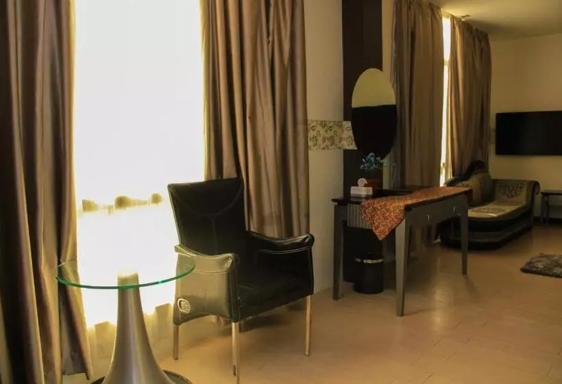 هتل Shervinton Executive Boutique