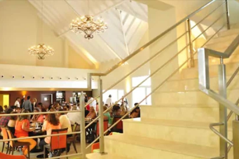 Howard Johnson Hotel Piedras Moras