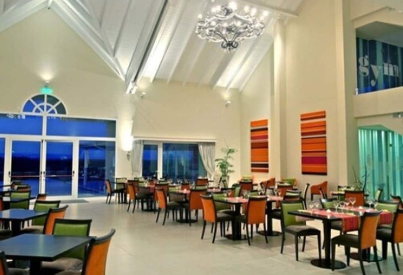 Howard Johnson Hotel Piedras Moras