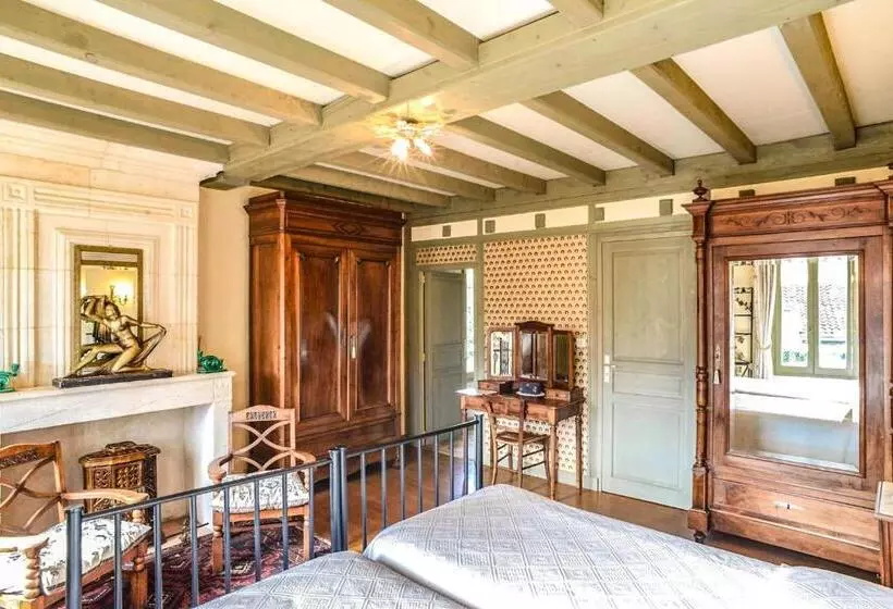 پانسیون La Closerie De Fronsac