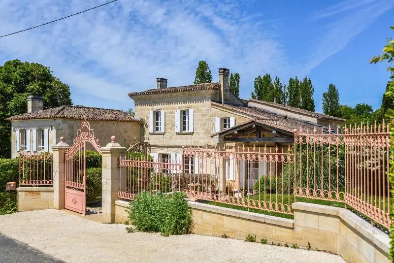 ペンション La Closerie De Fronsac