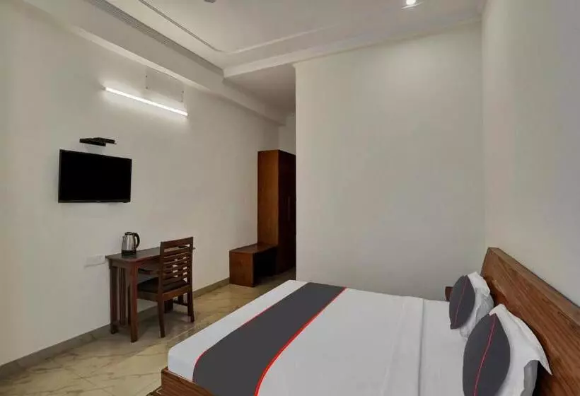 Hotelli Oyo Flagship 81084 Radiant Stay