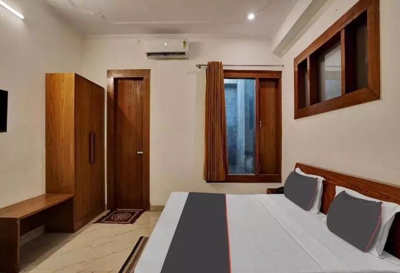 Hotelli Oyo Flagship 81084 Radiant Stay