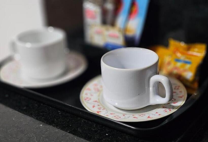 Flat Salvador Business Corporation