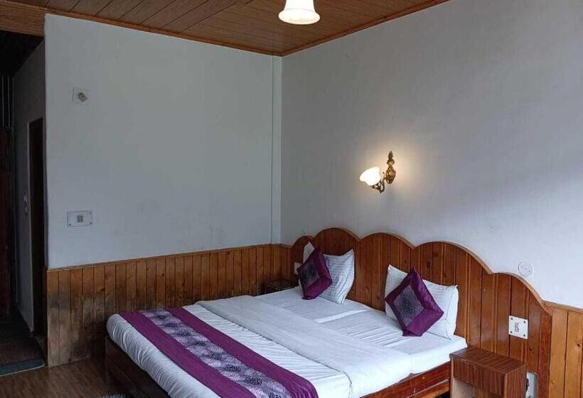 Hotel Oyo 81182  Bhamat