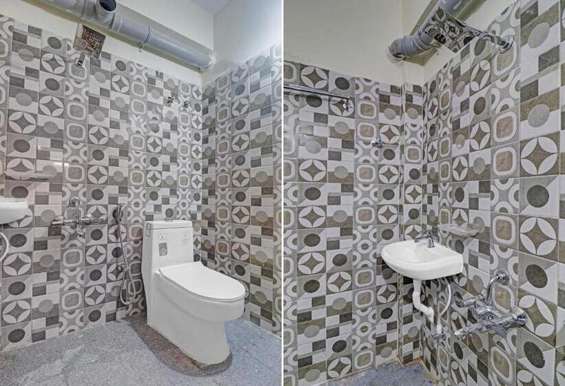 Hotel Oyo Flagship 81135  R Square Inn