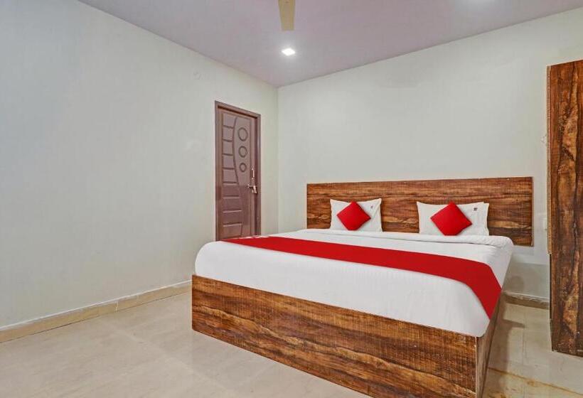 Hotel Oyo Flagship 81135  R Square Inn