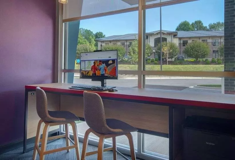 ホテル Tru By Hilton Wake Forest Raleigh North