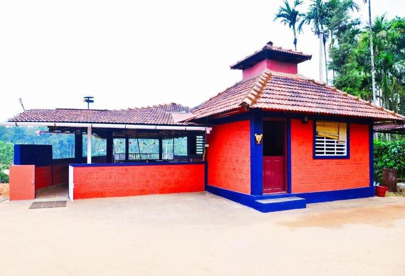 בית מלון כפרי Agastya Lake View Coorg Homestay