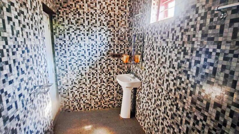 בית מלון כפרי Agastya Lake View Coorg Homestay