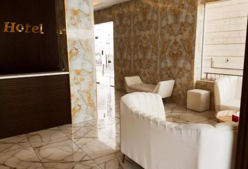 هتل Golden Plaza
