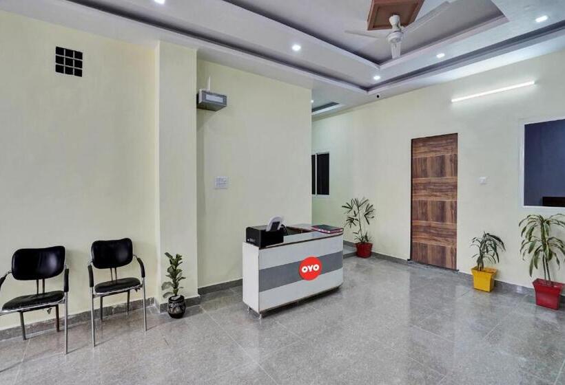 호텔 Oyo Flagship 80991 Kvs Residency