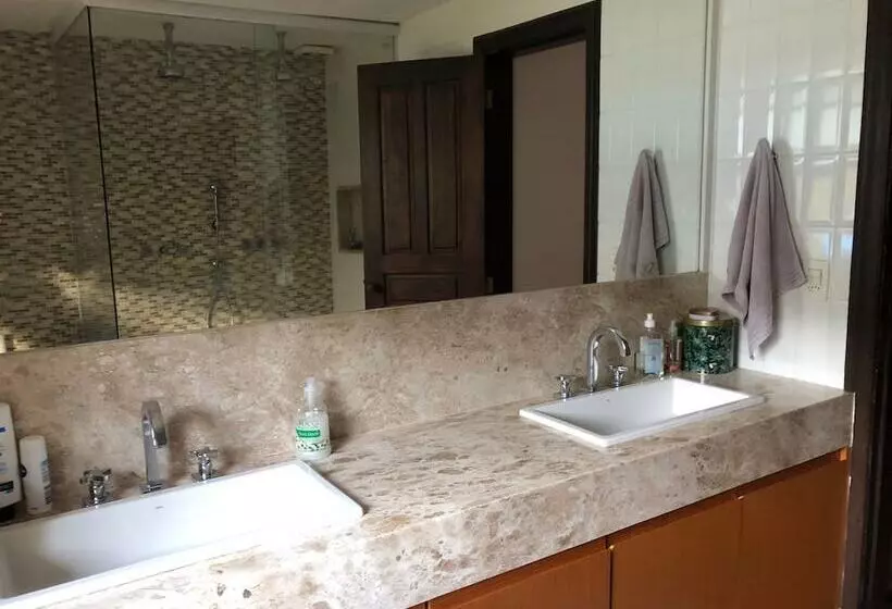 Aamiaismajoitus (B&B) Kronemhouse Pousada