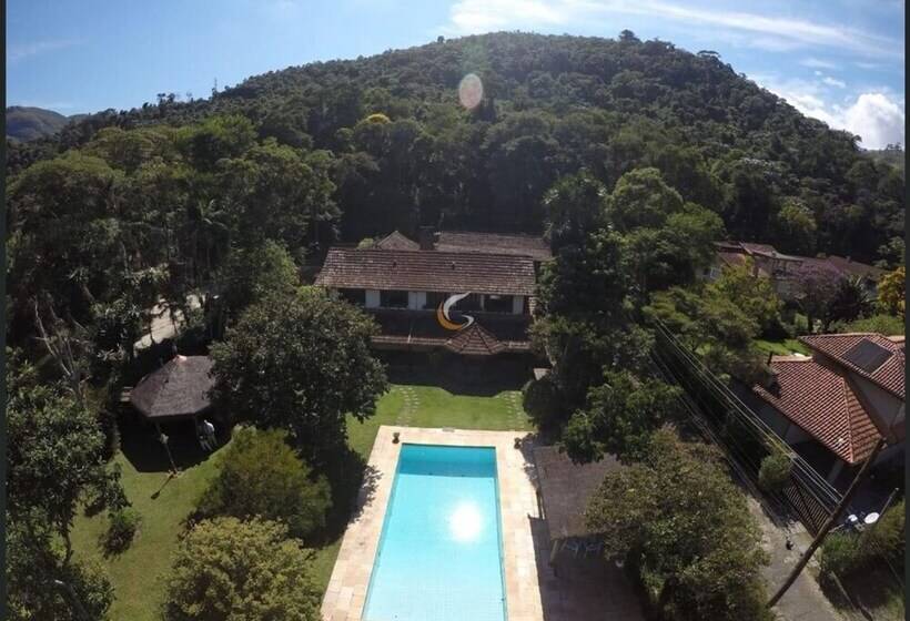 Bed and Breakfast Kronemhouse Pousada