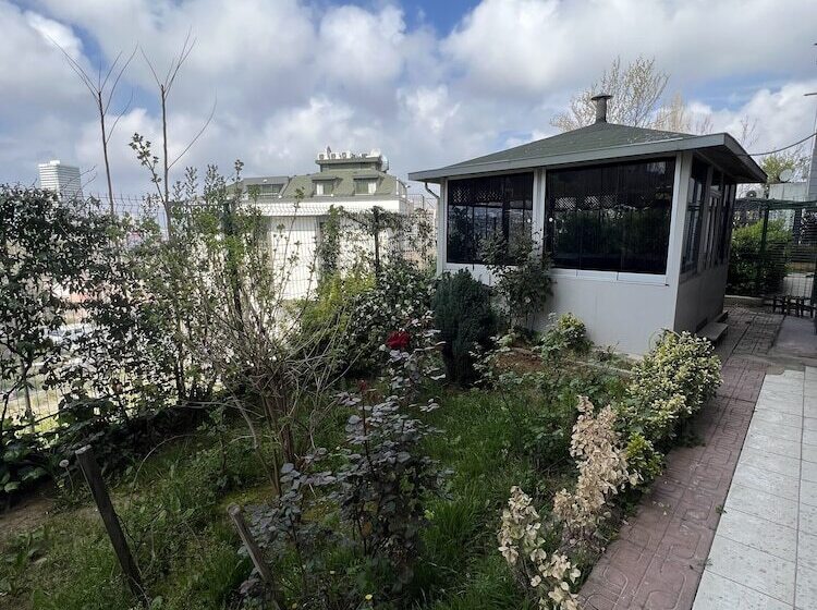 ホテル Near Suites