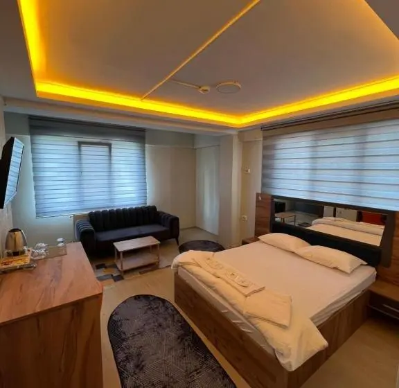 Hotelli Near Suites