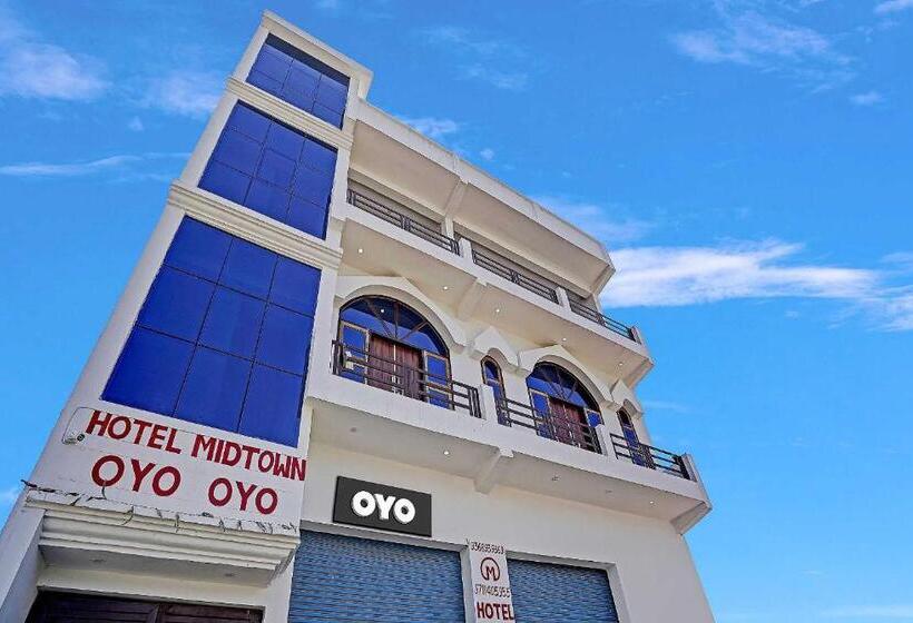 בית מלון כפרי Oyo Flagship 81122  Midtown