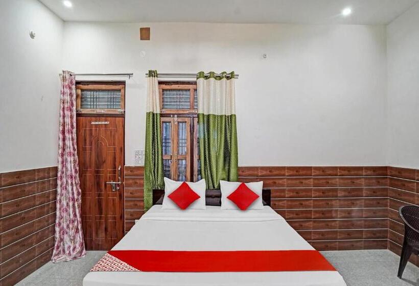 בית מלון כפרי Oyo Flagship 81122  Midtown