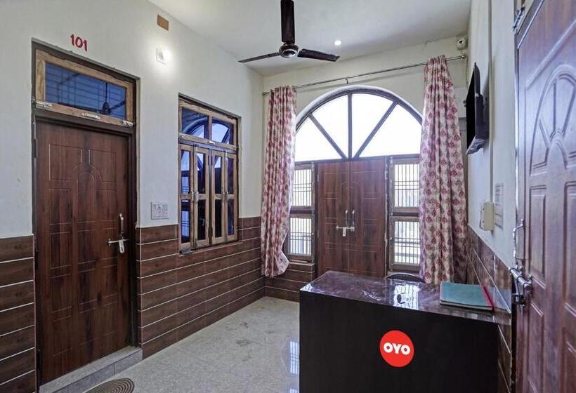 בית מלון כפרי Oyo Flagship 81122  Midtown