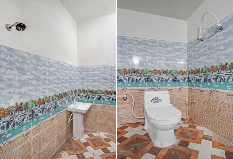 בית מלון כפרי Oyo Flagship 81122  Midtown