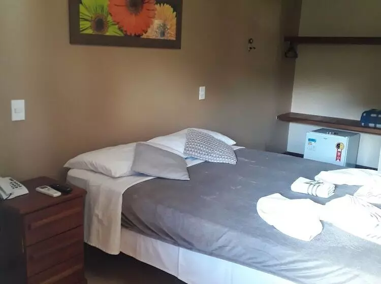 هتل Pousada Paris Hostelli