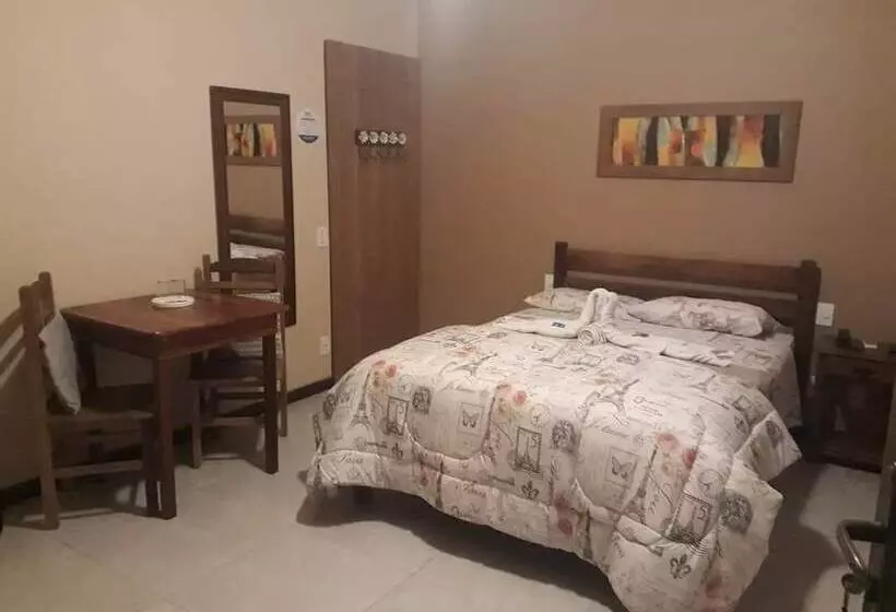 هتل Pousada Paris Hostelli