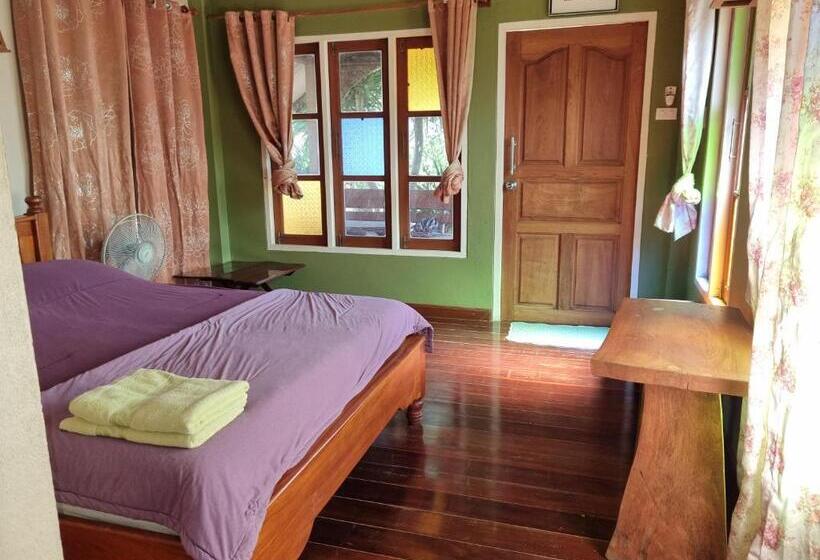 Pensió Hello Sichang Bungalow