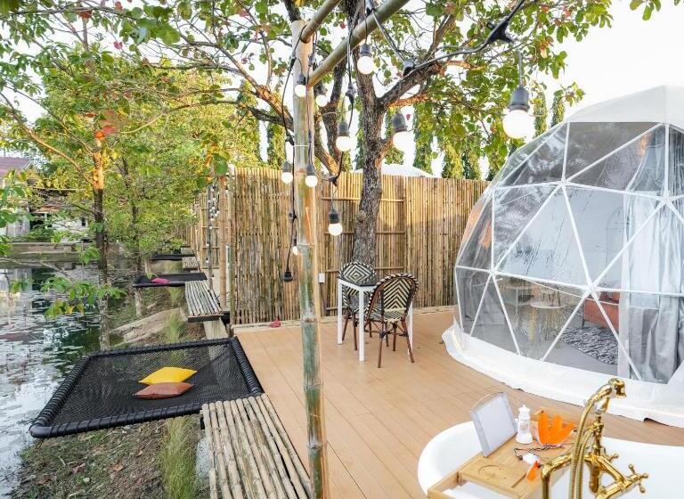 Курорт อาลาแคมป์