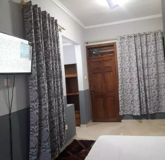 Retkeilymaja Spacious Holiday Let Wi Fi & Private Amenities Oyibi