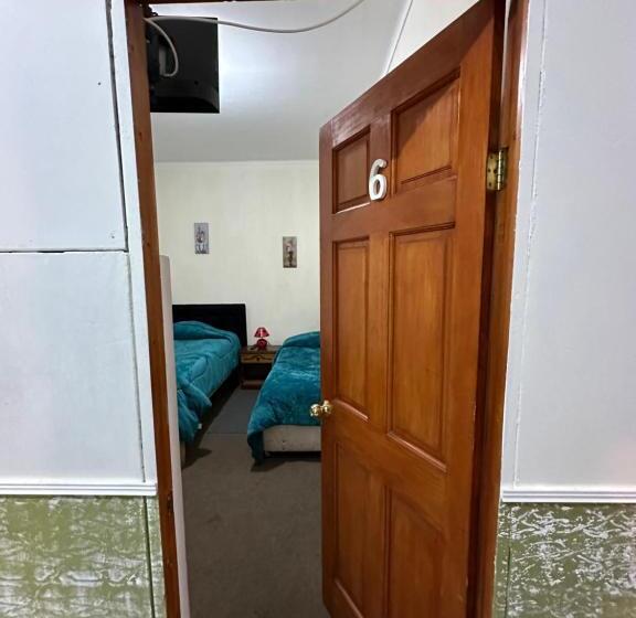 پانسیون Hostal Antonella Los Angeles